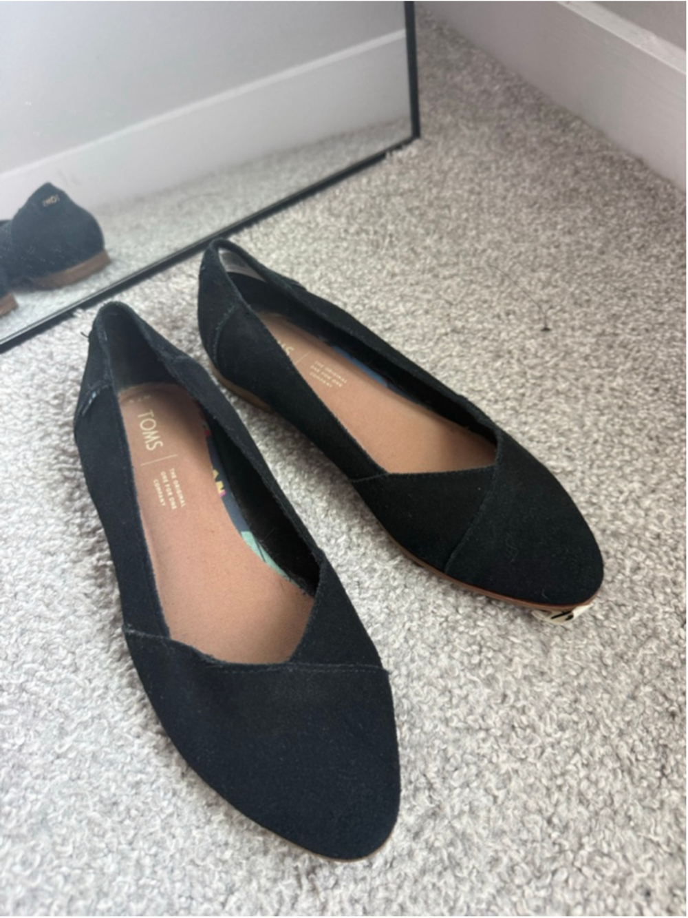 Women's TOMS Black Suede Flats & Loafers Size 7.5